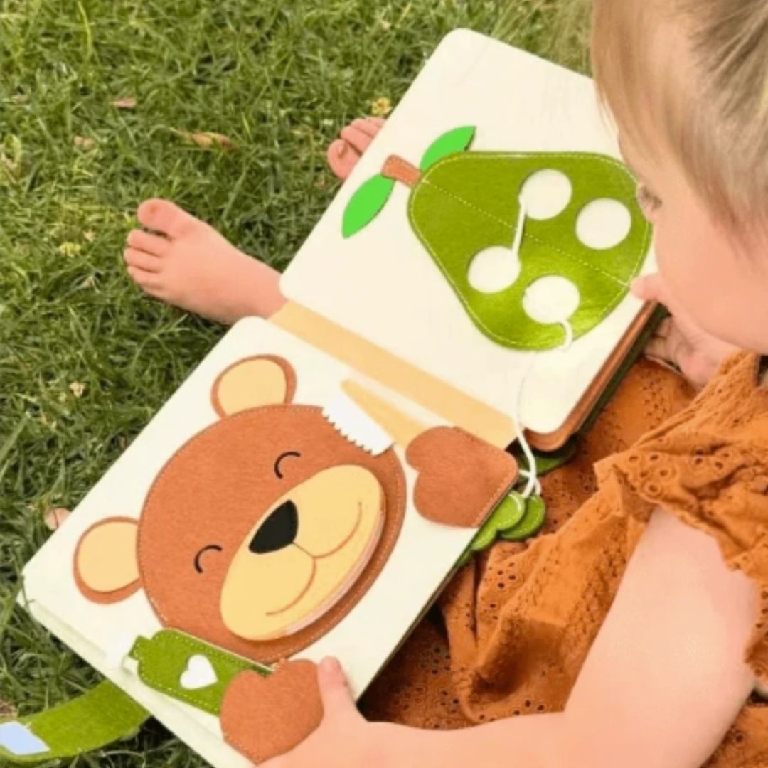 Montessori Beschäftigungsbuch 'Pilzhaus' für Kleinkinder
