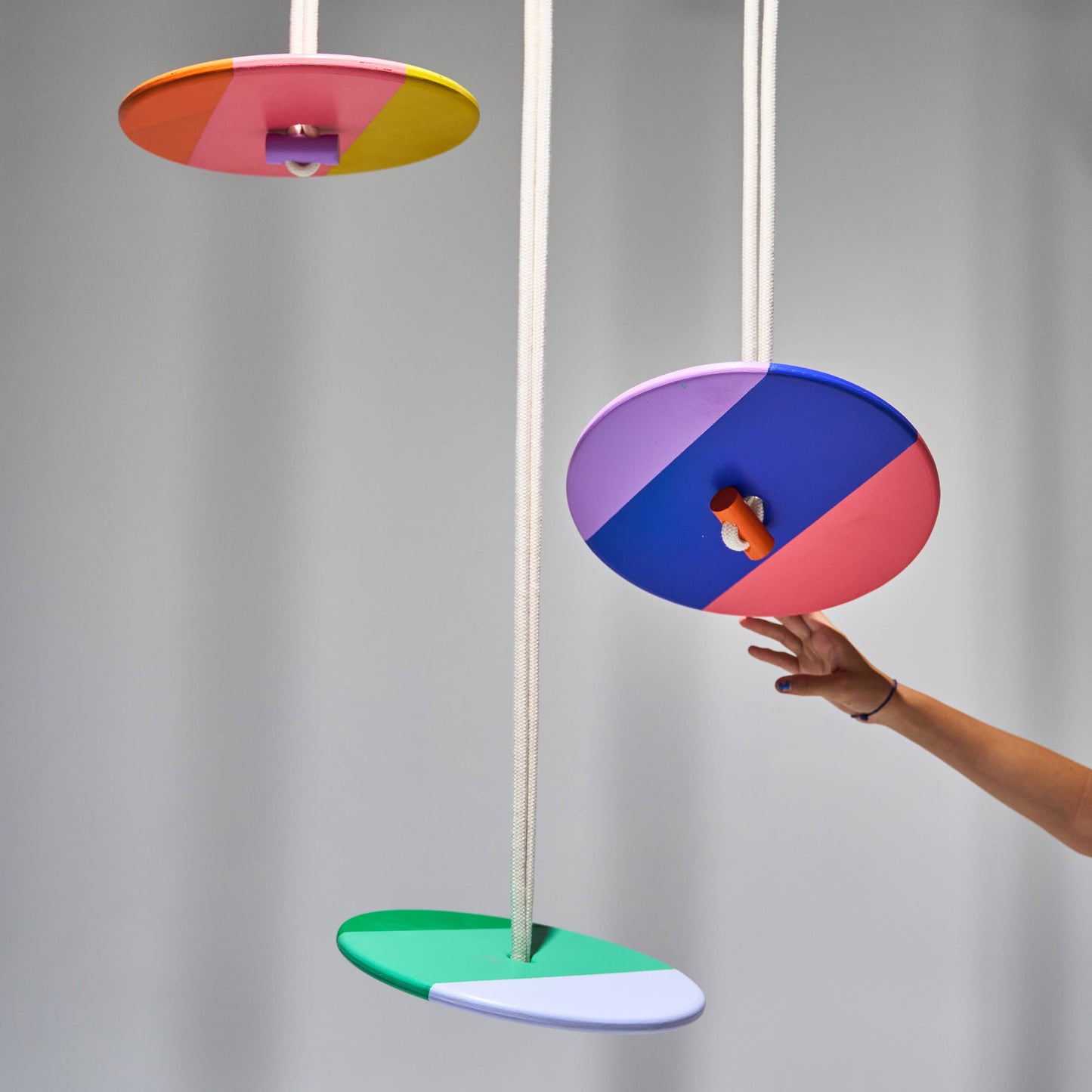 Indoor Scheibenschaukel 'Colorful' lila/blau/korall