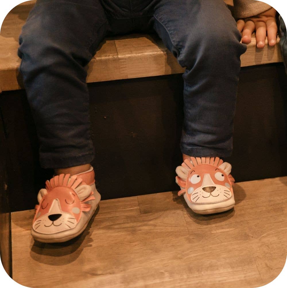 Kinder Hausschuhe aus Leder mit Löwenmotiv
