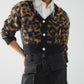 Leopardenmuster Strickjacke aus Wollstrick in Camel