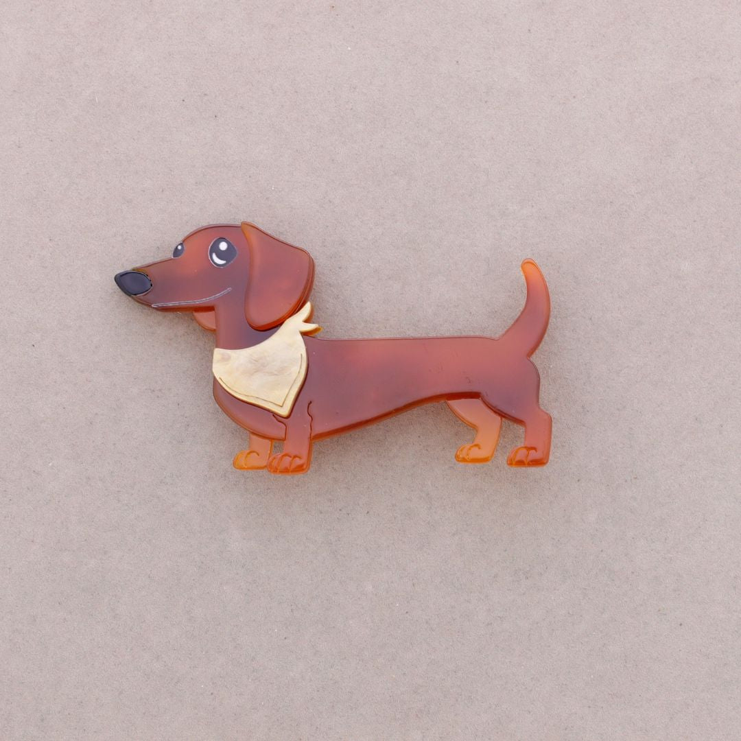 Charakterbrosche im Hundedesign 'Dackel' braun