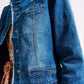 Damen Jeansjacke in heller Waschung mit rohem Saumabschluss