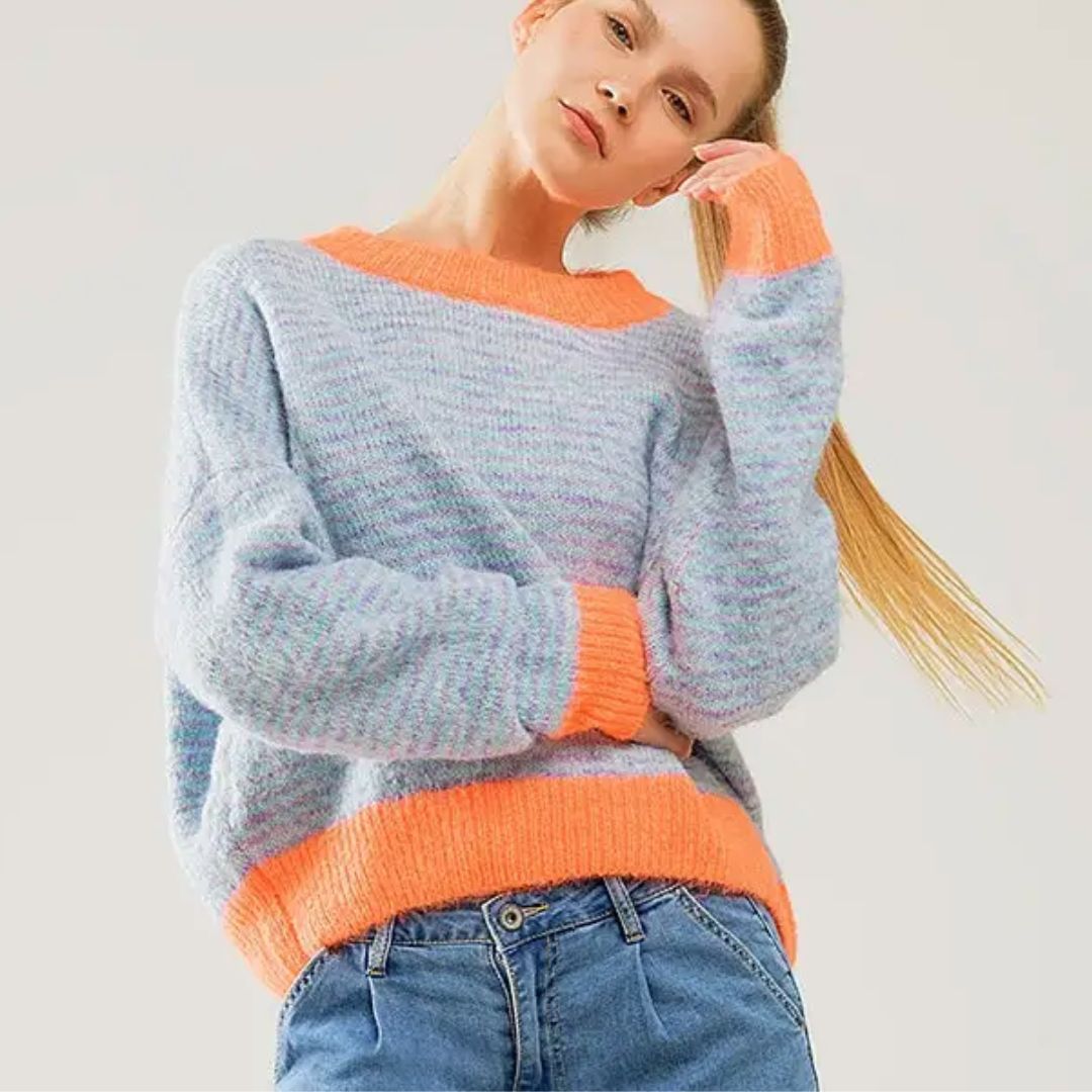 Übergroßer hellblau/oranger Strickpullover