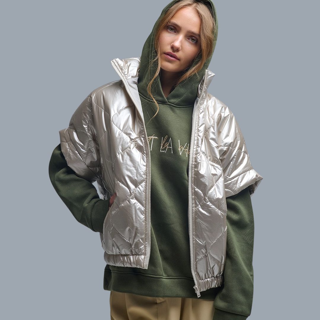 Gepolsterte Daunenjacke in Gold mit Kappenärmeln