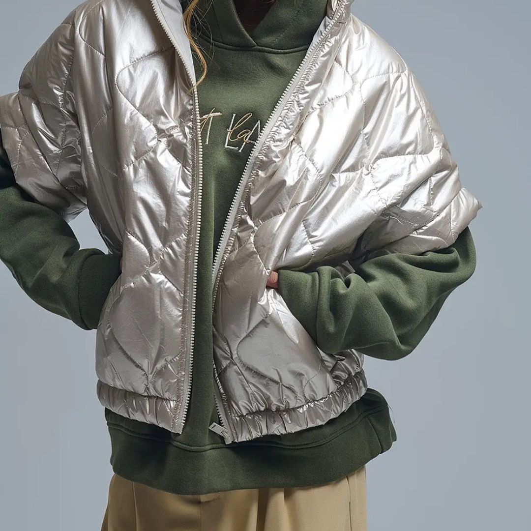 Gepolsterte Daunenjacke in Gold mit Kappenärmeln