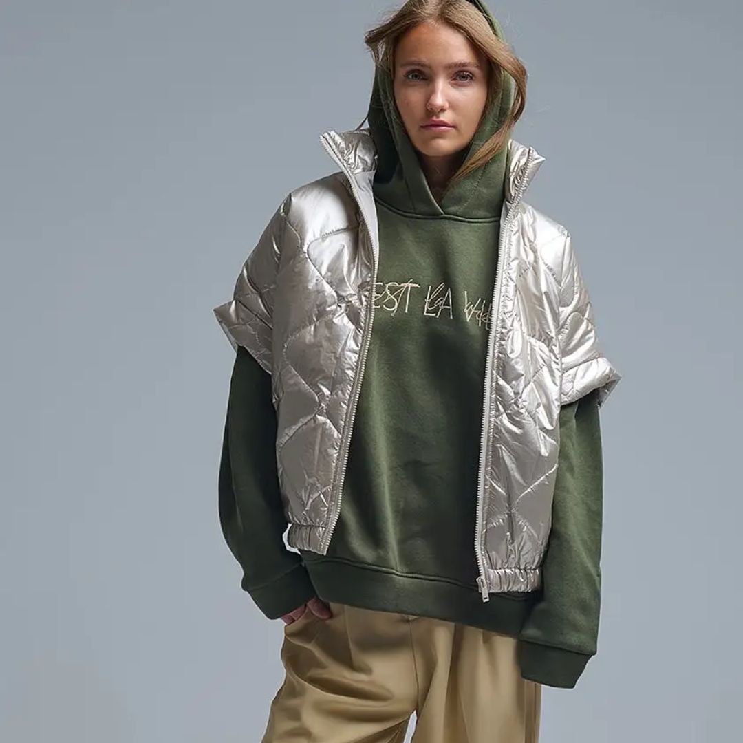 Gepolsterte Daunenjacke in Gold mit Kappenärmeln