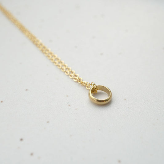 Damen Halskette gold mit kleinem Ring