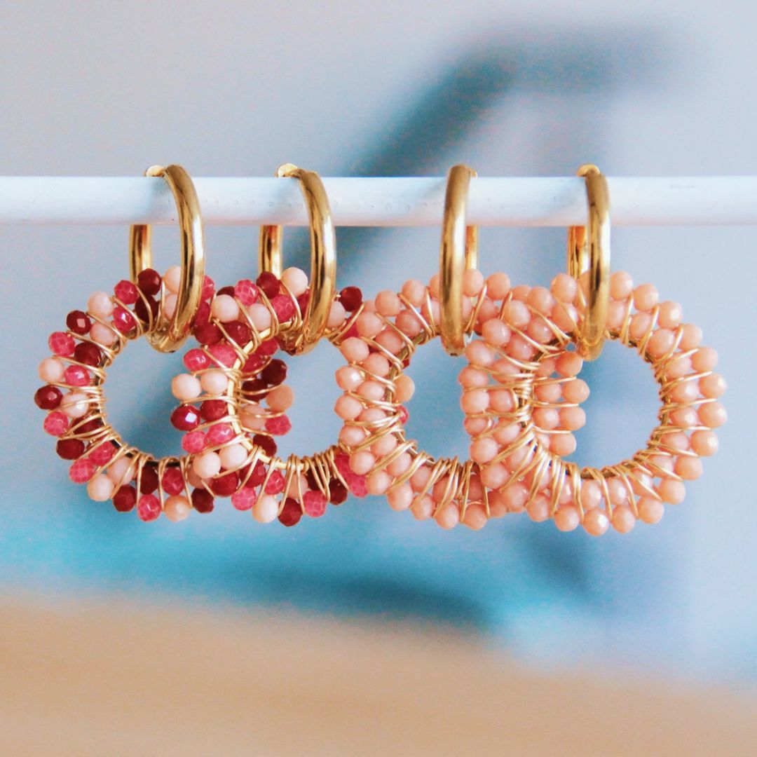 Ohrring mit runden Facettenanhängern pink/rot