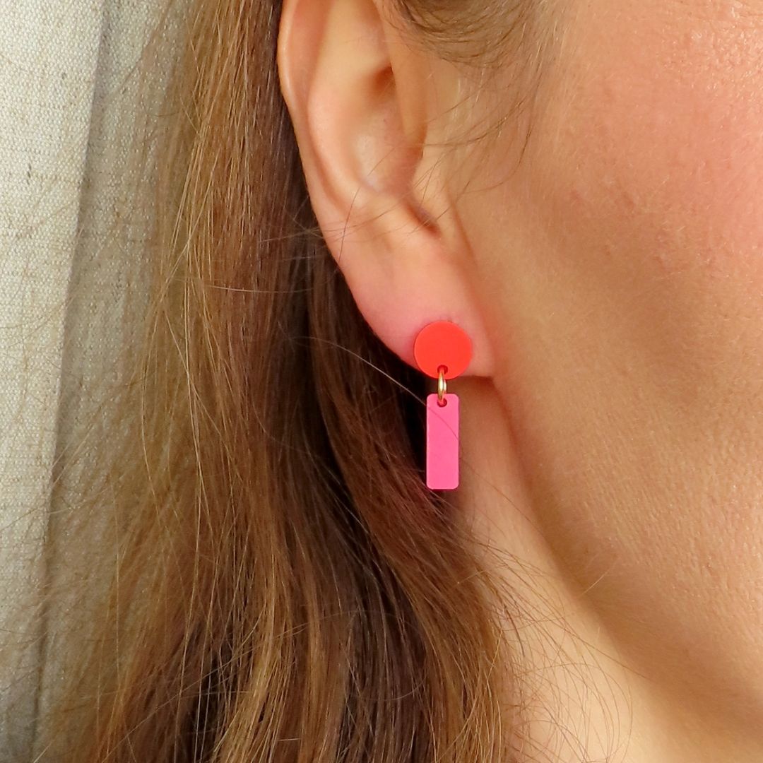 Damen Ohrringe Mini Sticks Statement Ohrringe feuerrot pink