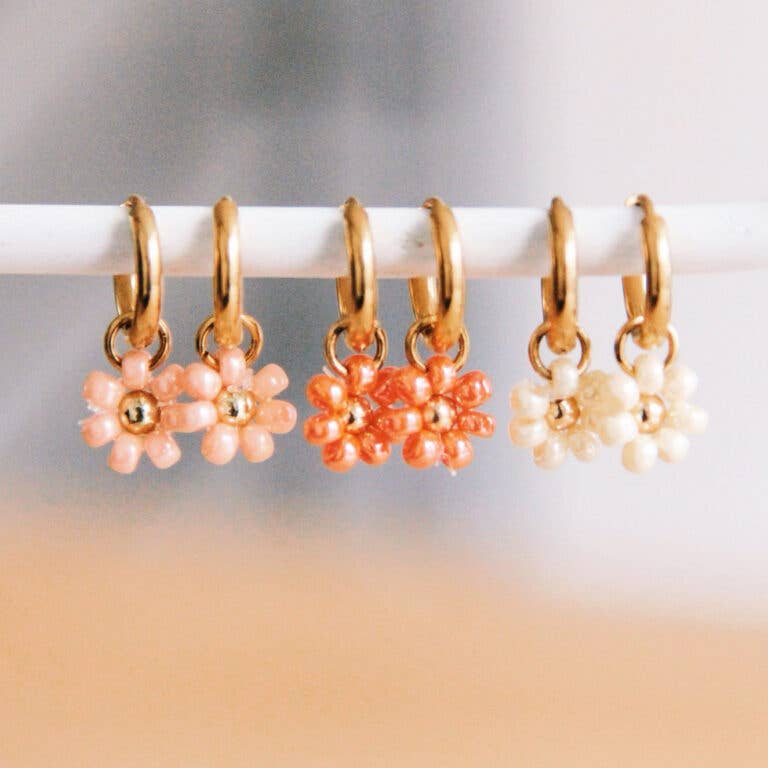 Damen Ohrringe gold mit Gänseblümchen creme