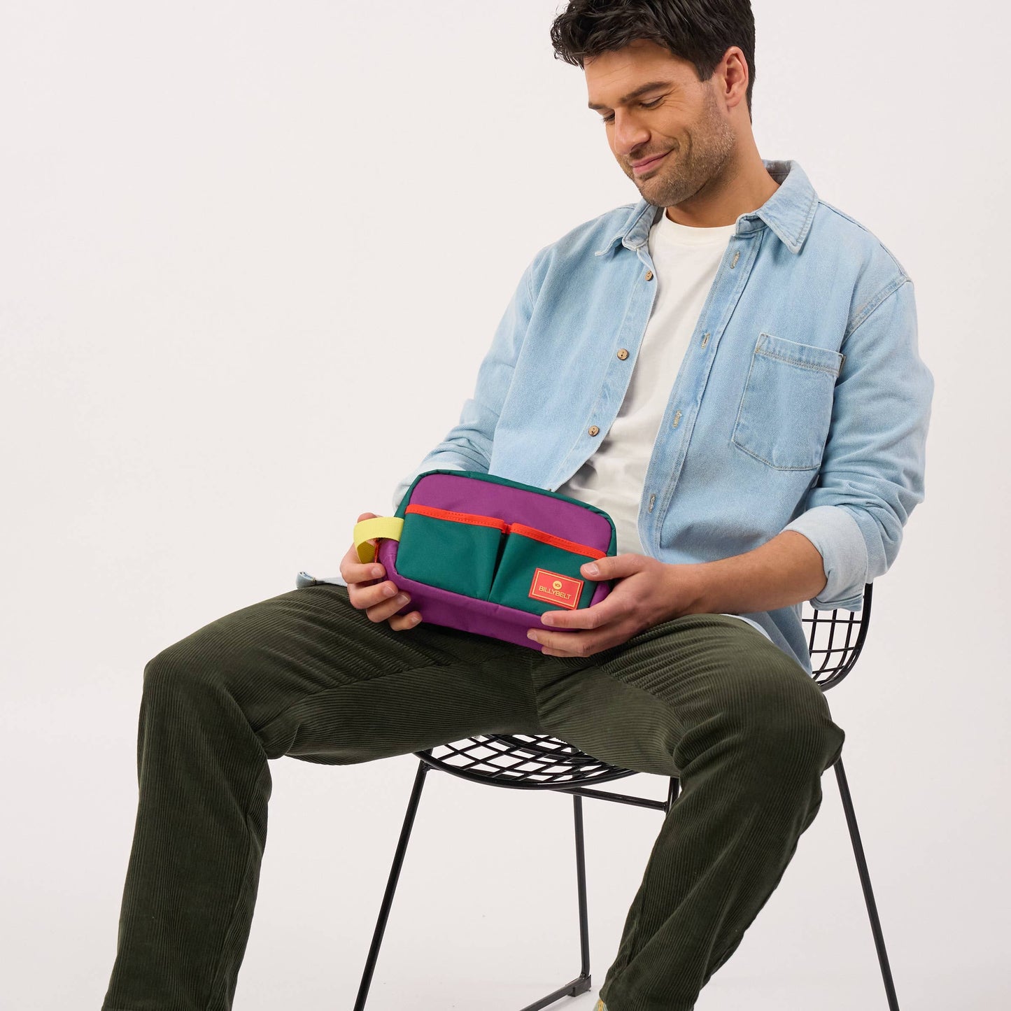 Kulturbeutel aus recyceltem Polyester grün/violett