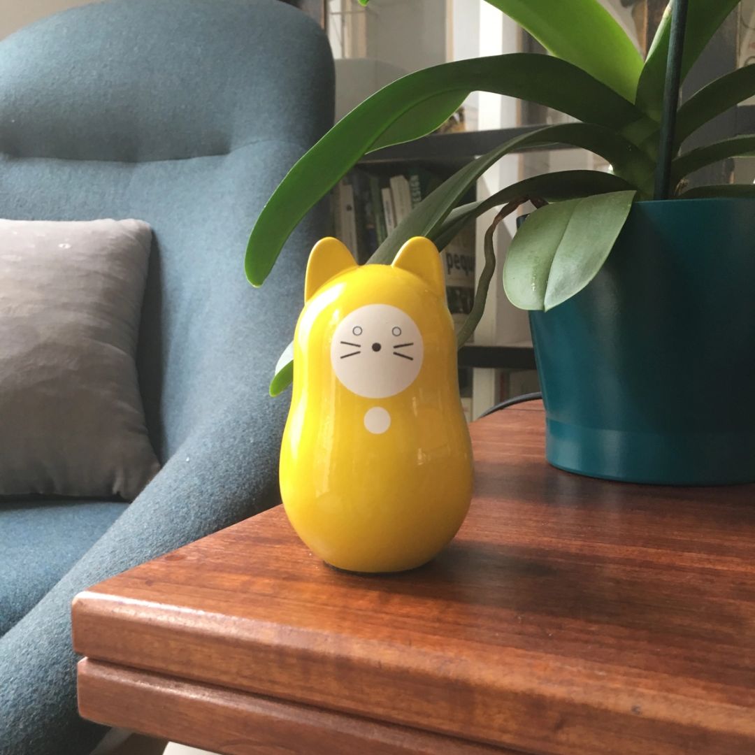 Daruma-Neko: ERREICHE DEIN ZIEL! Glückskatze gelb