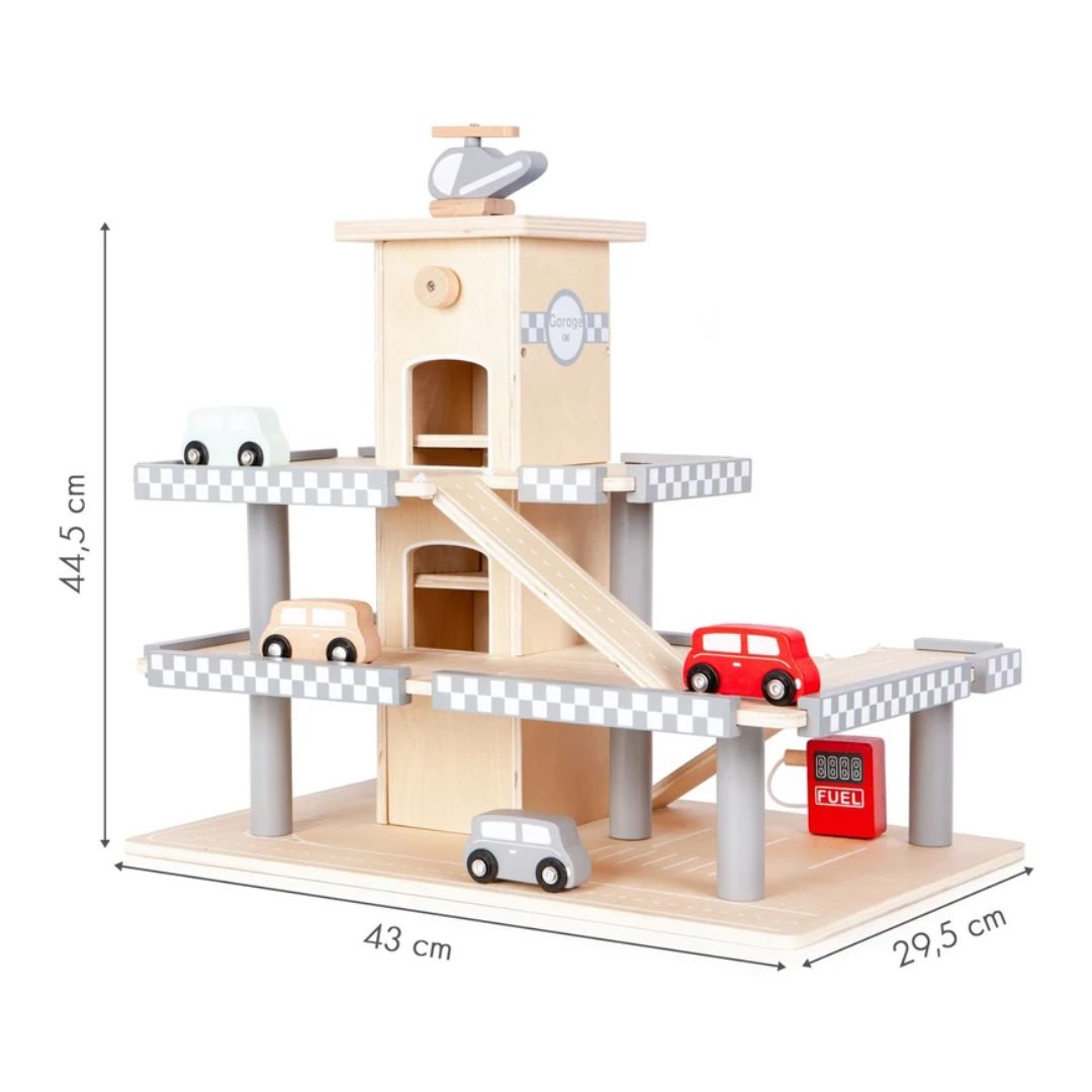 Parkplatz aus Holz mit Aufzug und Holzautos