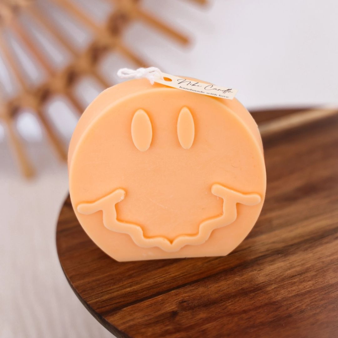 Smiley Kerze handgemacht aus Rapswachs orange