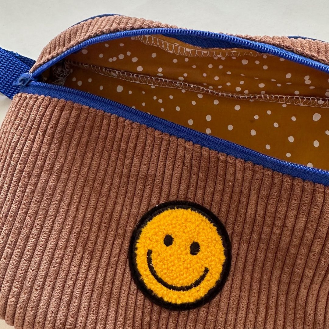 Cord Bauchtasche Hip Bag für Kinder braun mit Smiley