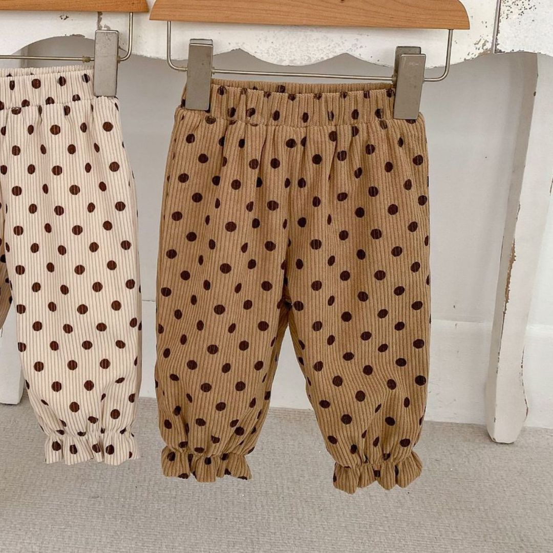 Wunderschöne Cordhose mit Punkten toffee