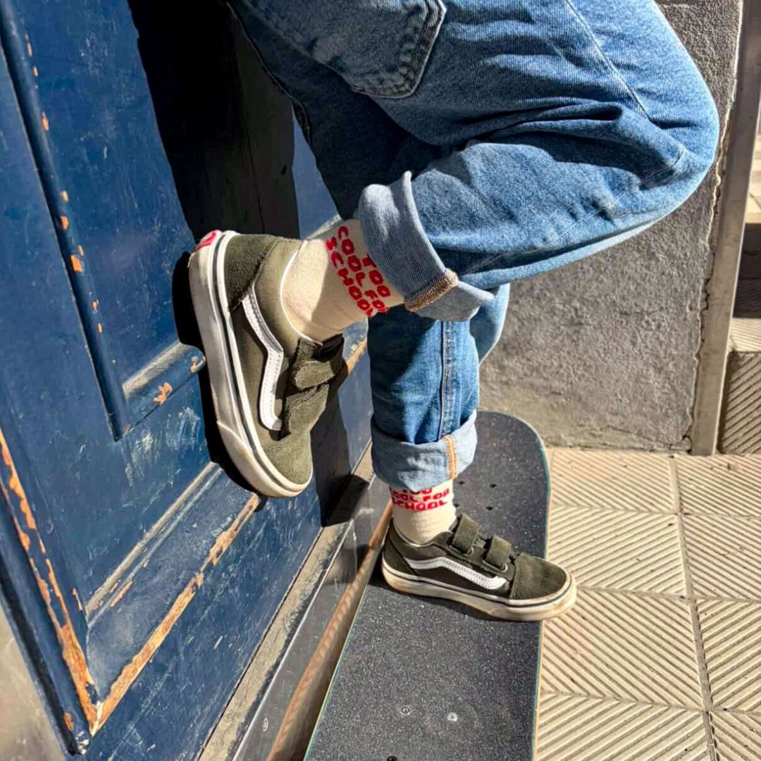 Socken 'Too cool for school' lila/rot