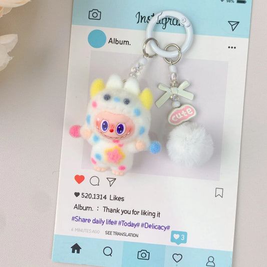 Labubu inspirierter Schlüsselanhänger 'Lil Monster' Pompon weiß