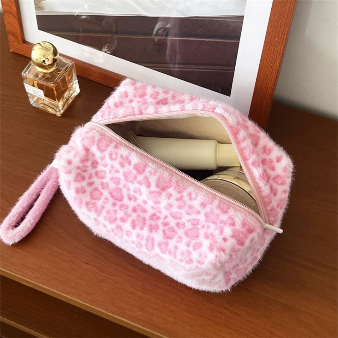 Makeup Tasche 'Romantic Retro Leopard Plush' pink