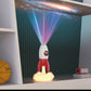 Rakete 3-in-1 Nachttischlampe Digitaluhr & Deckenprojektor
