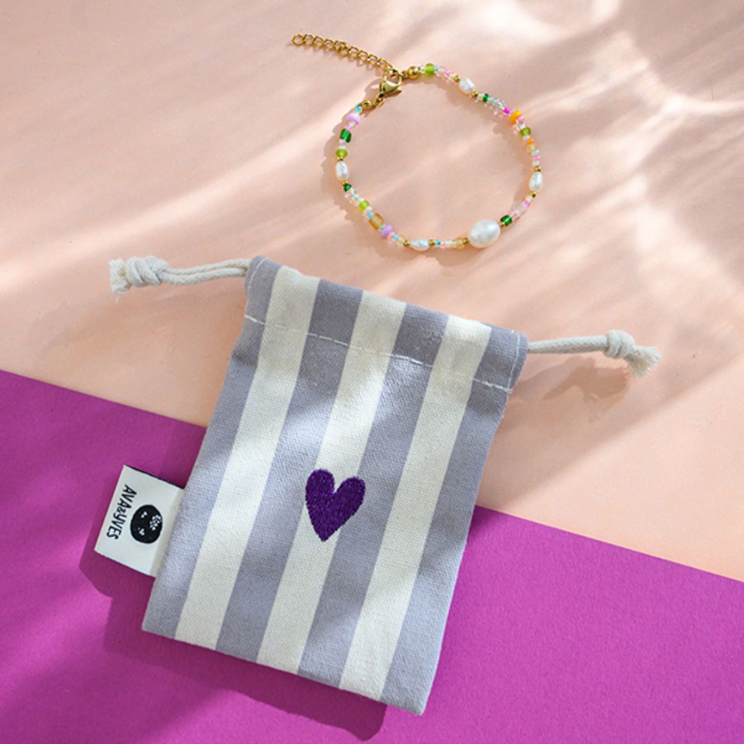 Perlenarmband mit Karabinerverschluss in pastell