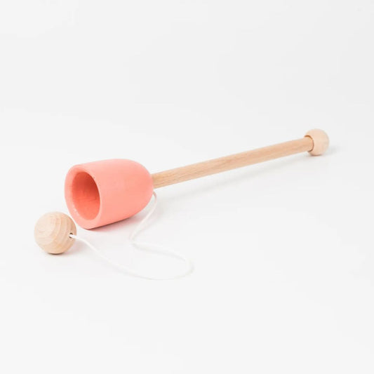 Kinderspielzeug mit kleinem Pokal 'Catch the ball' korall