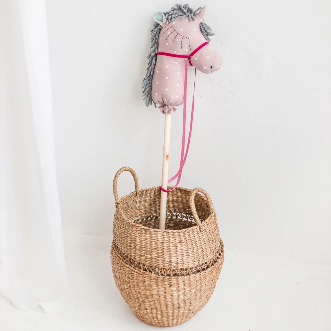 handgemachtes Steckenpferd aus Leinen rosa