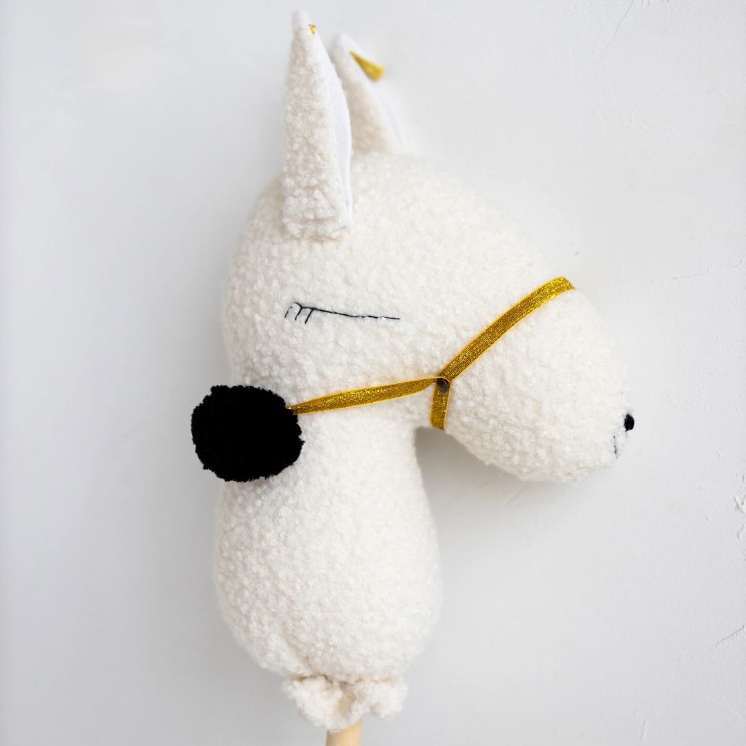 handgemachtes Steckenpferd 'Llama Alpaca' aus Leinen ecru