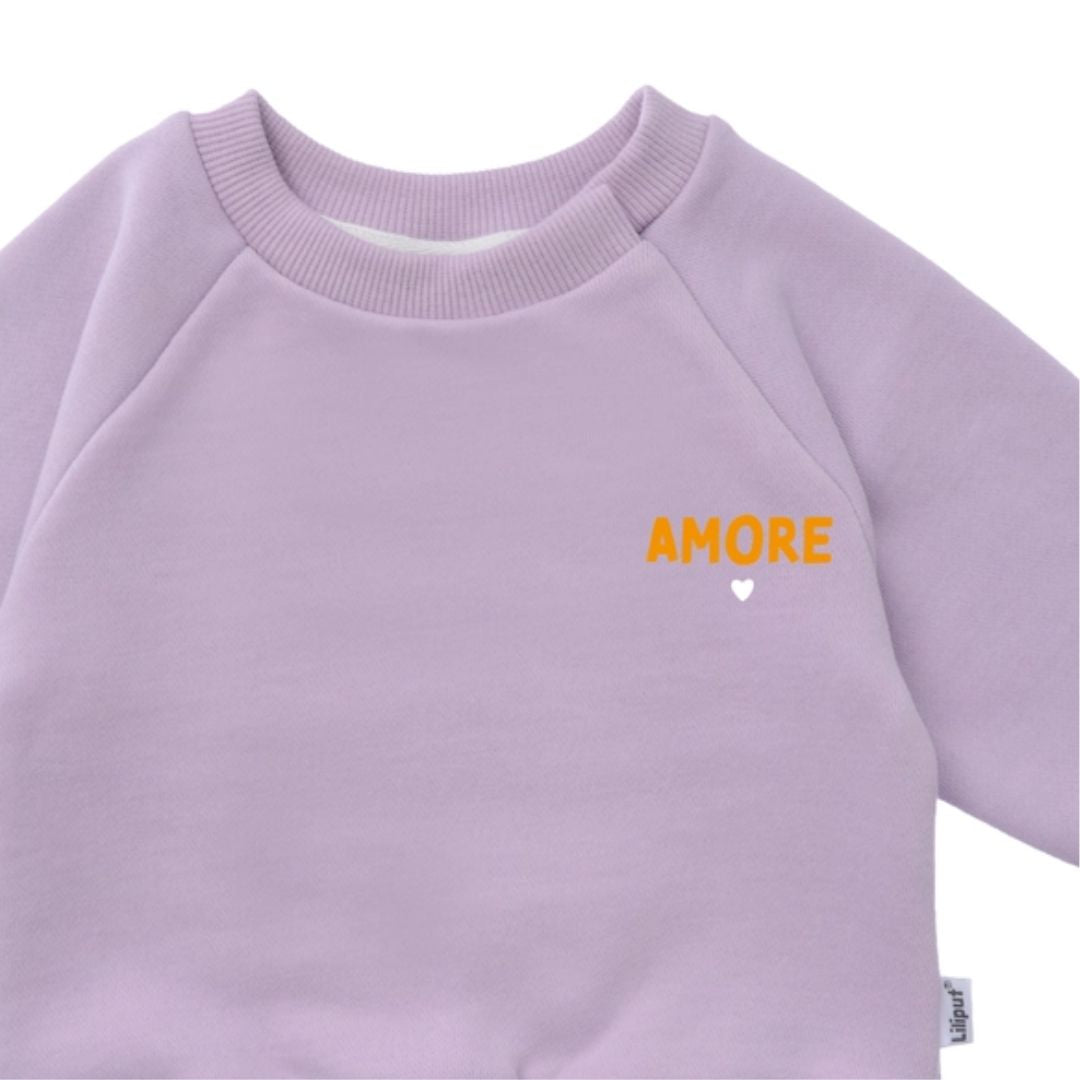 Sweatshirt in flieder mit Print "Amore"