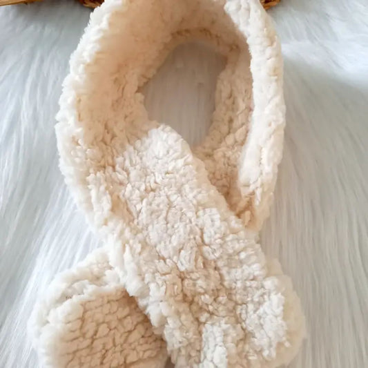 Wunderschöner Babyschal aus Teddyfell offwhite