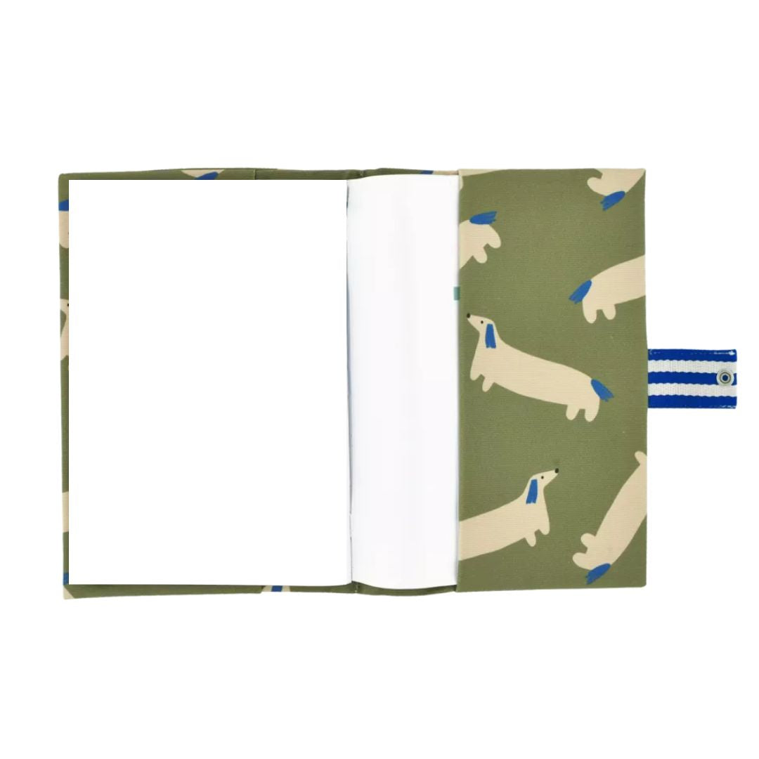 Untersuchungshefthülle 'Dackel Allover' grün