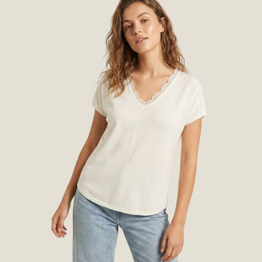 Weicher Strickpullover mit V-Ausschnitt offwhite