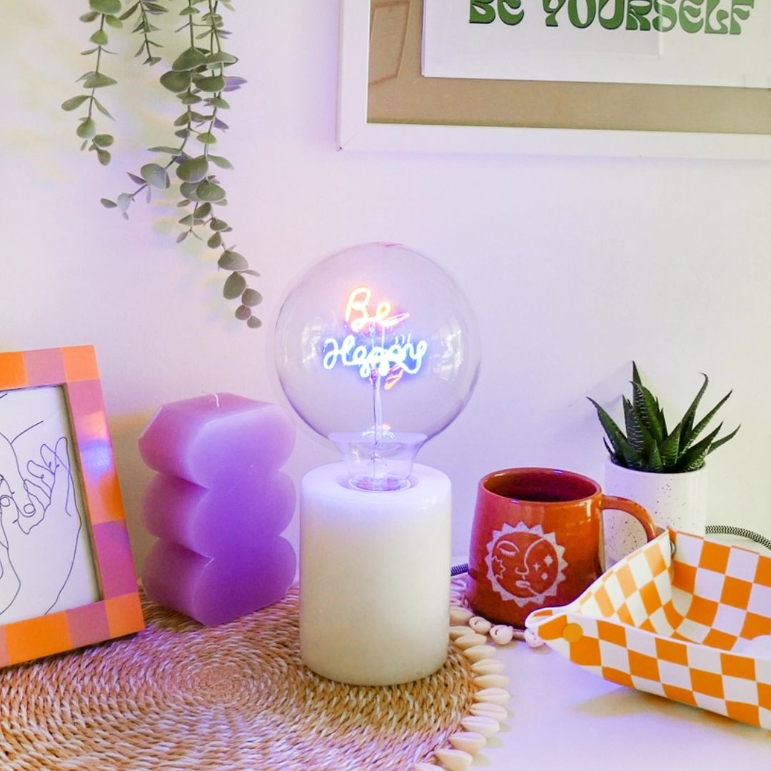 LED-Licht mit Textglühbirne 'Good Vibes'