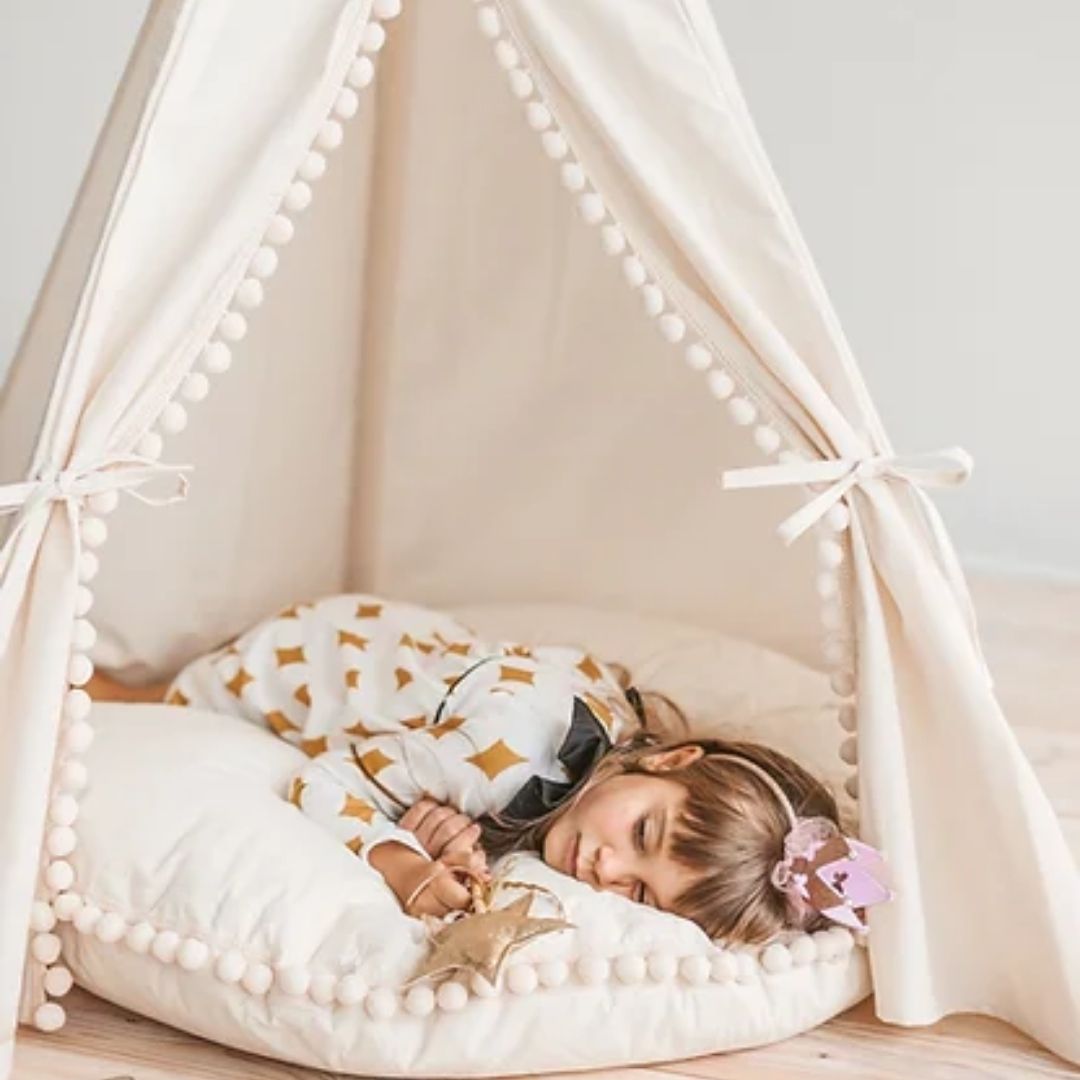 Kinder Tipi Zelt mit Pom Poms beige