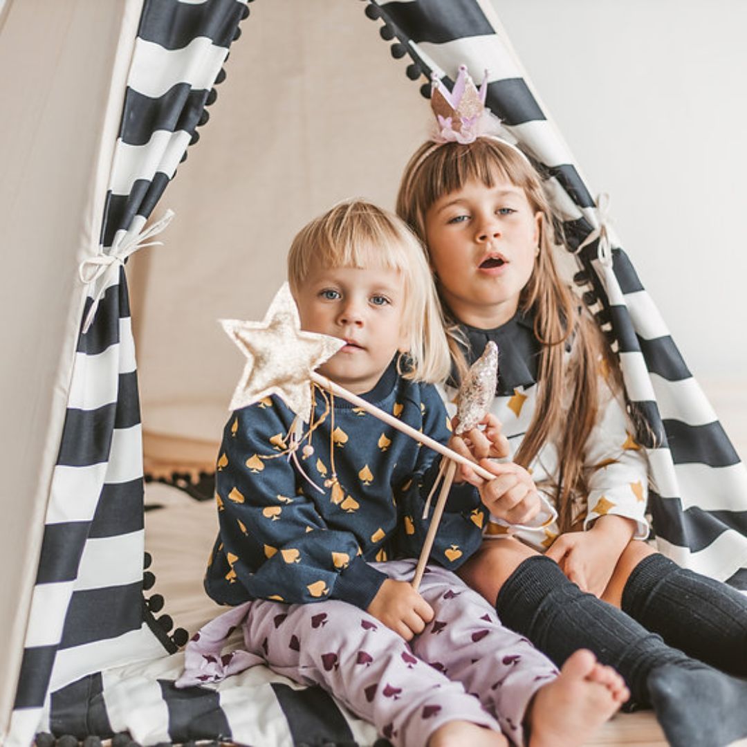 Monochrome Style Tipi Zelt für Kinder Streifen