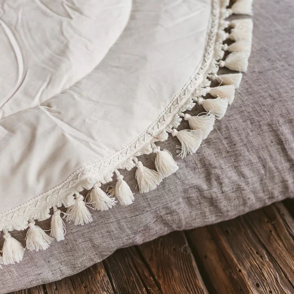 Runde Spielmatte fur Tipi mit Quasten gepolstert